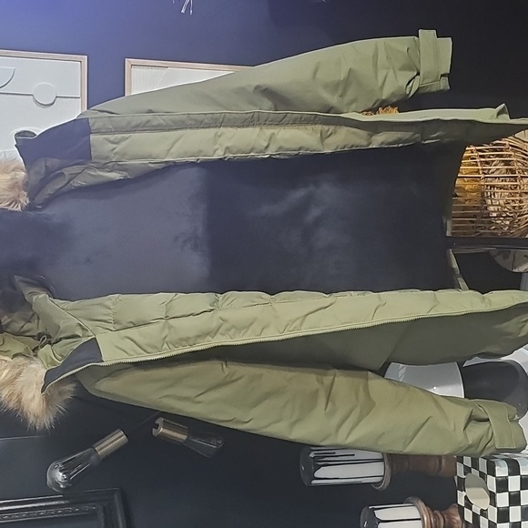 Adidas Olive Puffer Jacket - Picture 7 of 13